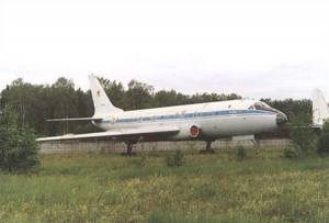 Тактический транспортный самолет Ту-104