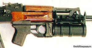 Подствольный гранатомет ГП-30. Прицел установлен с правой стороны гранатомета