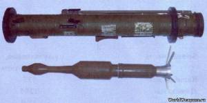 Реактивная противотанковая граната РПГ-28: сверху пусковая труба-контейнер, снизу граната в положении после выстрела
